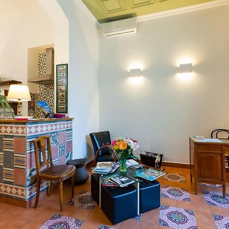 Don Pedro Rooms Vicere Di Toledo In The City Center Neapel Exterior foto