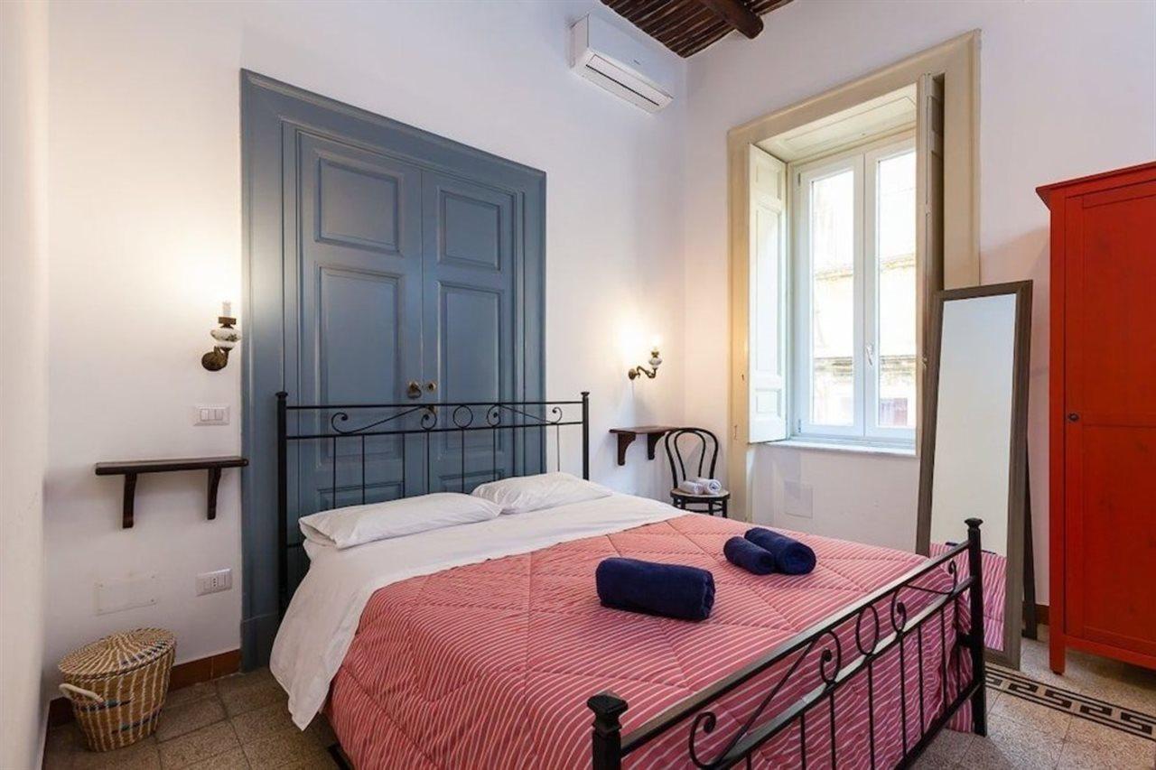 Don Pedro Rooms Vicere Di Toledo In The City Center Neapel Exterior foto