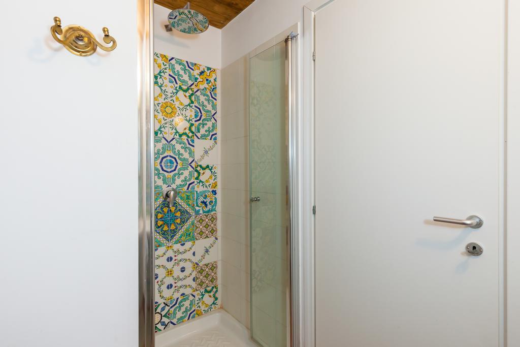 Don Pedro Rooms Vicere Di Toledo In The City Center Neapel Exterior foto