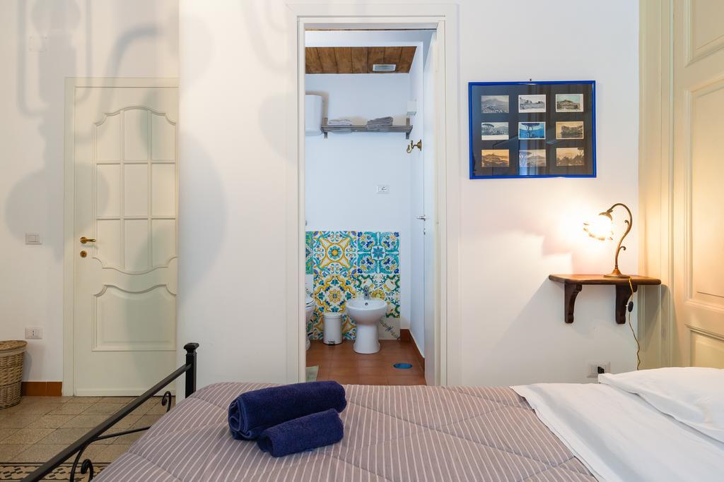 Don Pedro Rooms Vicere Di Toledo In The City Center Neapel Exterior foto