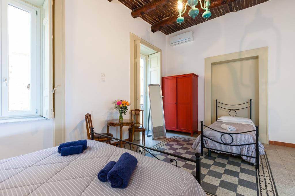 Don Pedro Rooms Vicere Di Toledo In The City Center Neapel Exterior foto