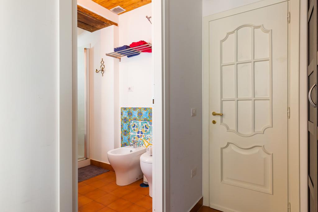 Don Pedro Rooms Vicere Di Toledo In The City Center Neapel Exterior foto