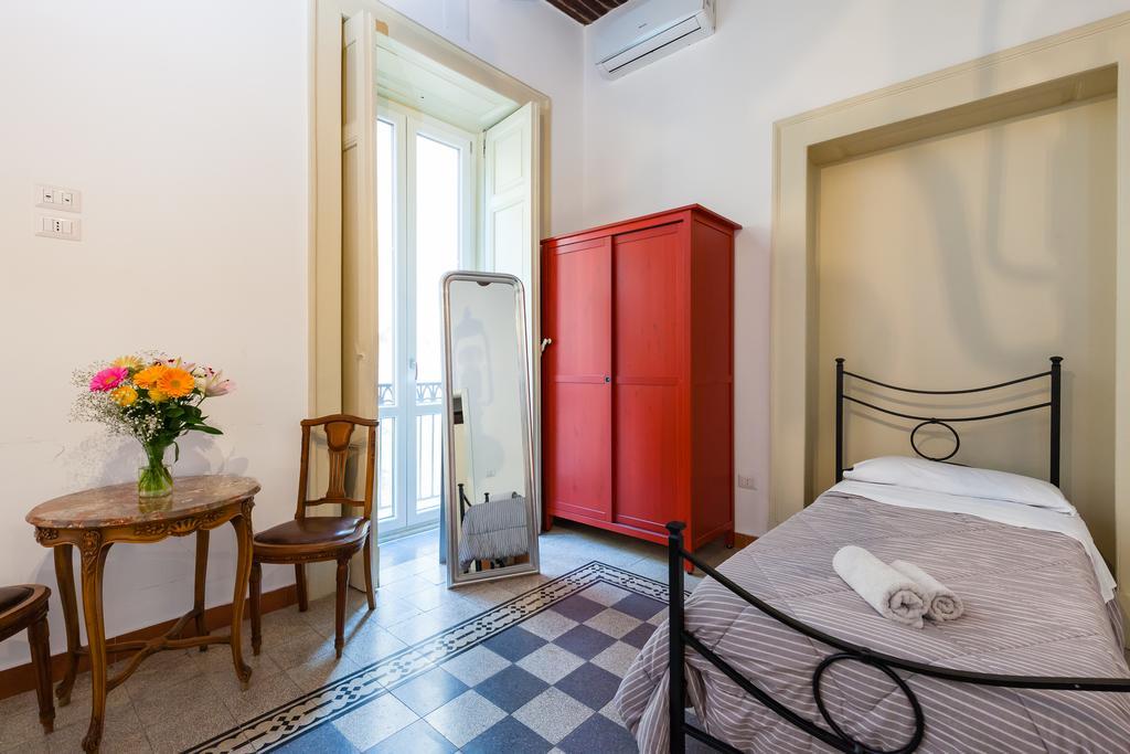Don Pedro Rooms Vicere Di Toledo In The City Center Neapel Exterior foto
