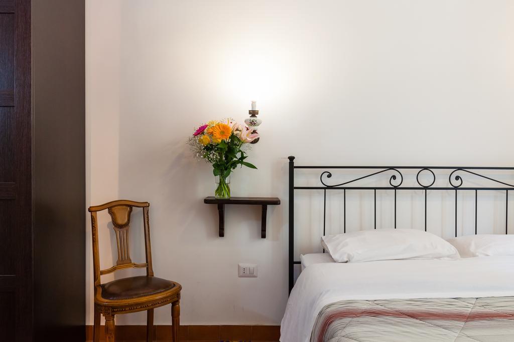 Don Pedro Rooms Vicere Di Toledo In The City Center Neapel Exterior foto