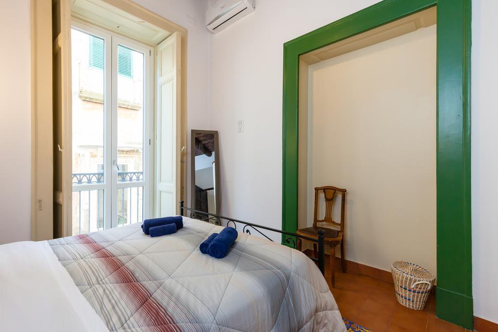 Don Pedro Rooms Vicere Di Toledo In The City Center Neapel Exterior foto