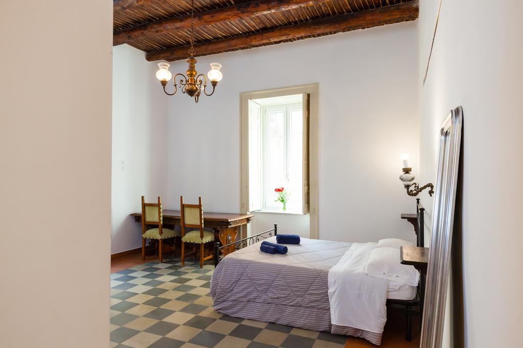 Don Pedro Rooms Vicere Di Toledo In The City Center Neapel Exterior foto