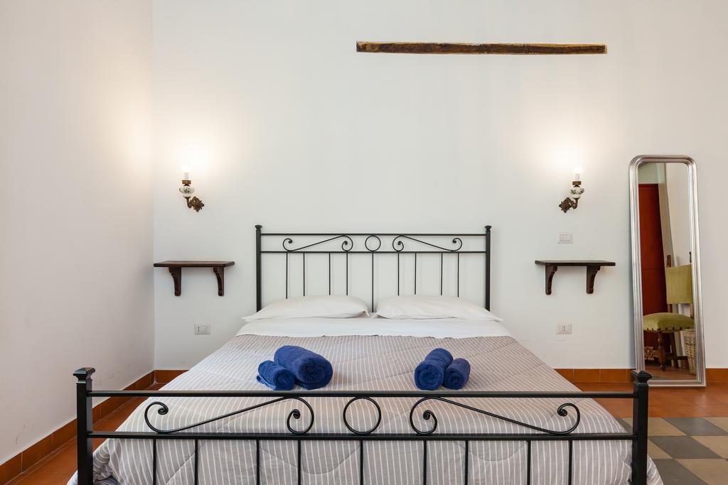 Don Pedro Rooms Vicere Di Toledo In The City Center Neapel Exterior foto