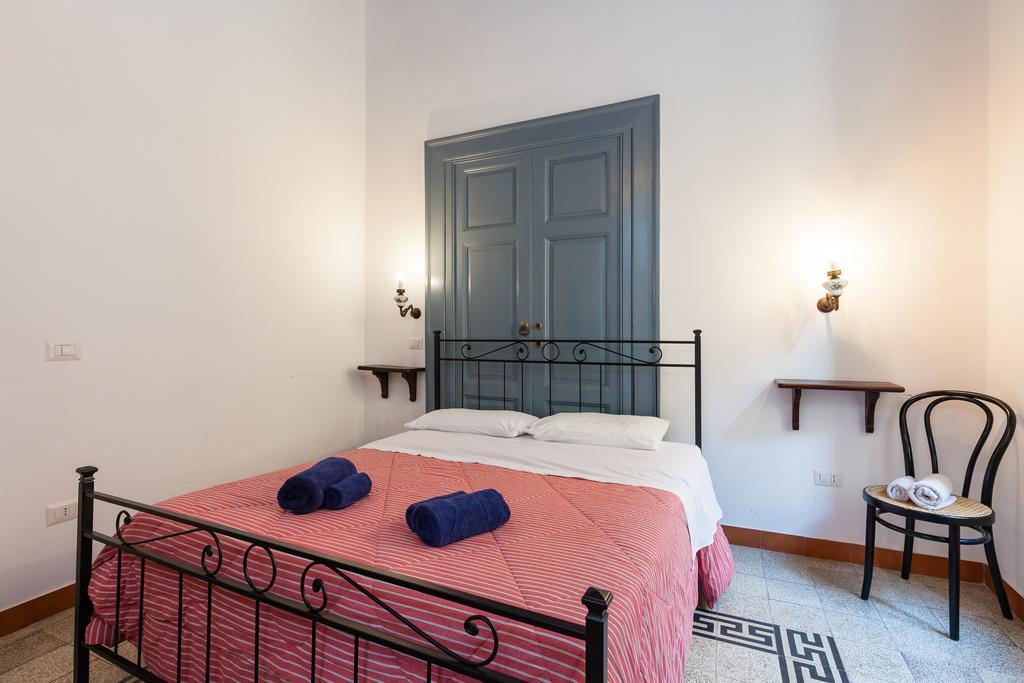 Don Pedro Rooms Vicere Di Toledo In The City Center Neapel Exterior foto