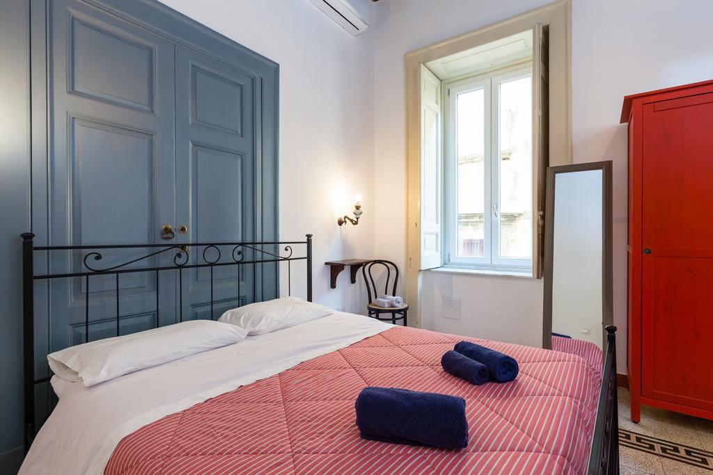 Don Pedro Rooms Vicere Di Toledo In The City Center Neapel Exterior foto