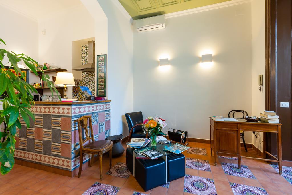 Don Pedro Rooms Vicere Di Toledo In The City Center Neapel Exterior foto